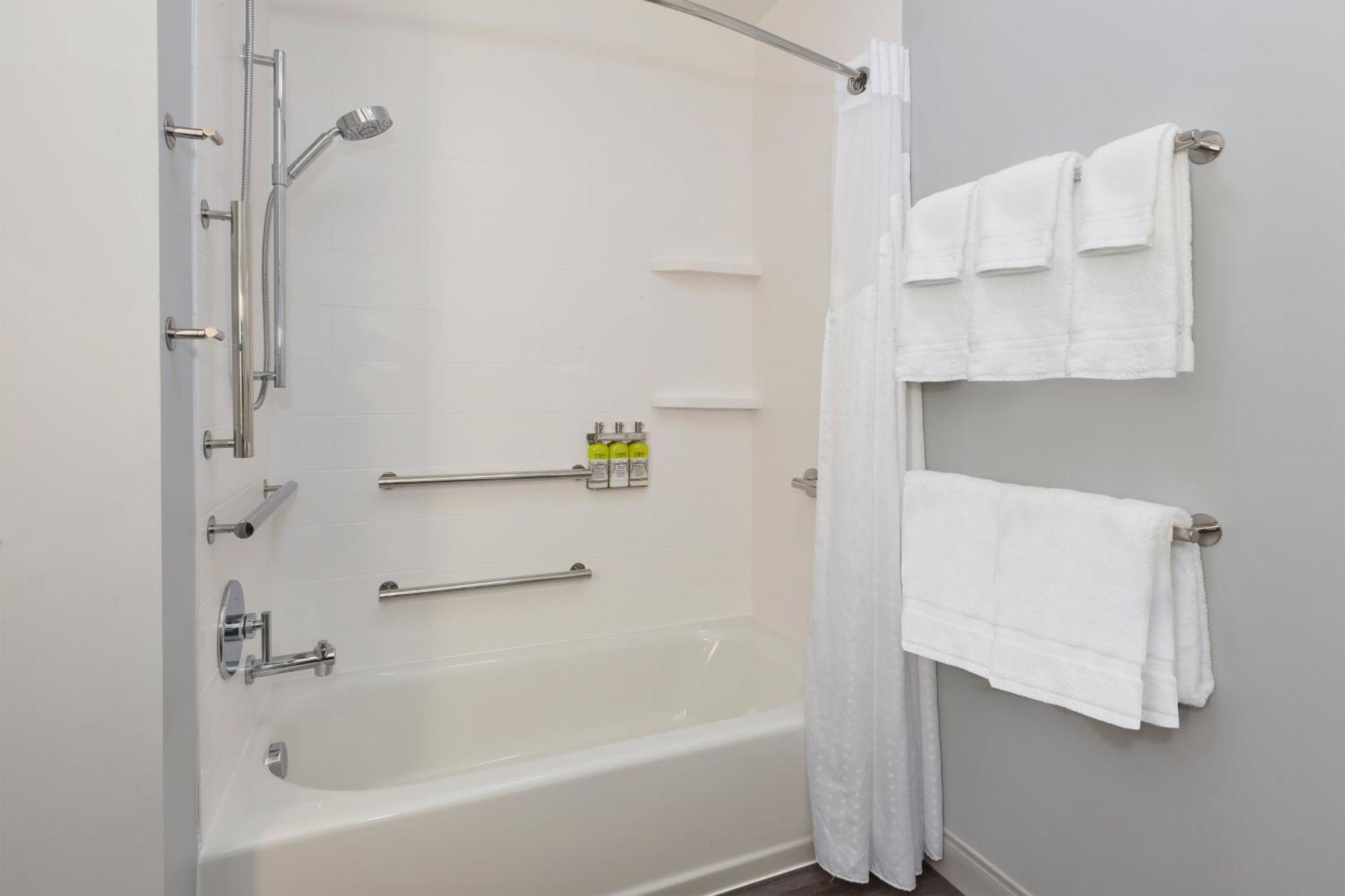 Holiday Inn Express & Suites - Cedar Springs - Grand Rapids N By Ihg מראה חיצוני תמונה